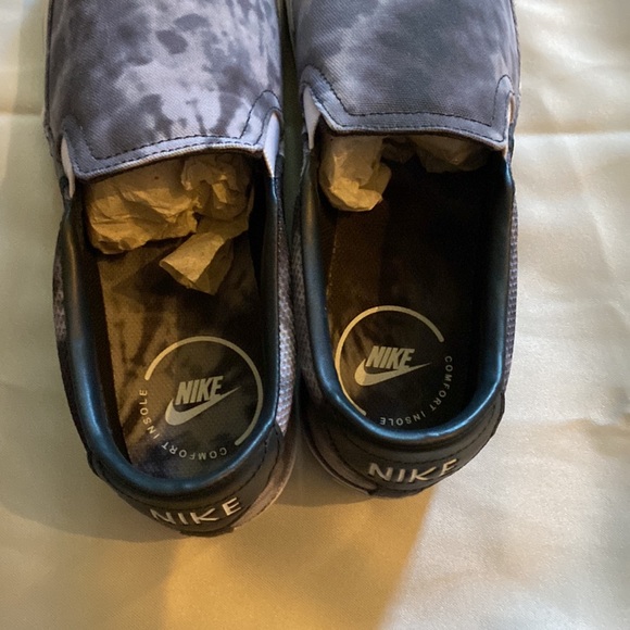 Men’s Nike Slip On Shoes - Picture 4 of 7